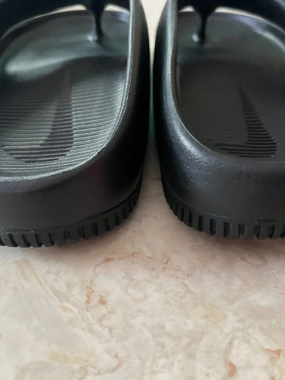 NWOB Nike Sz 7 Wmns Calm Black Flip Flop Thong Sandal